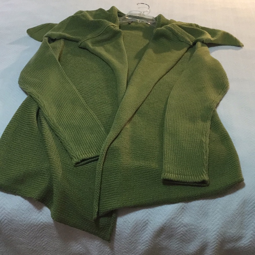 Osda & Co. sweater size Medium. Olive green